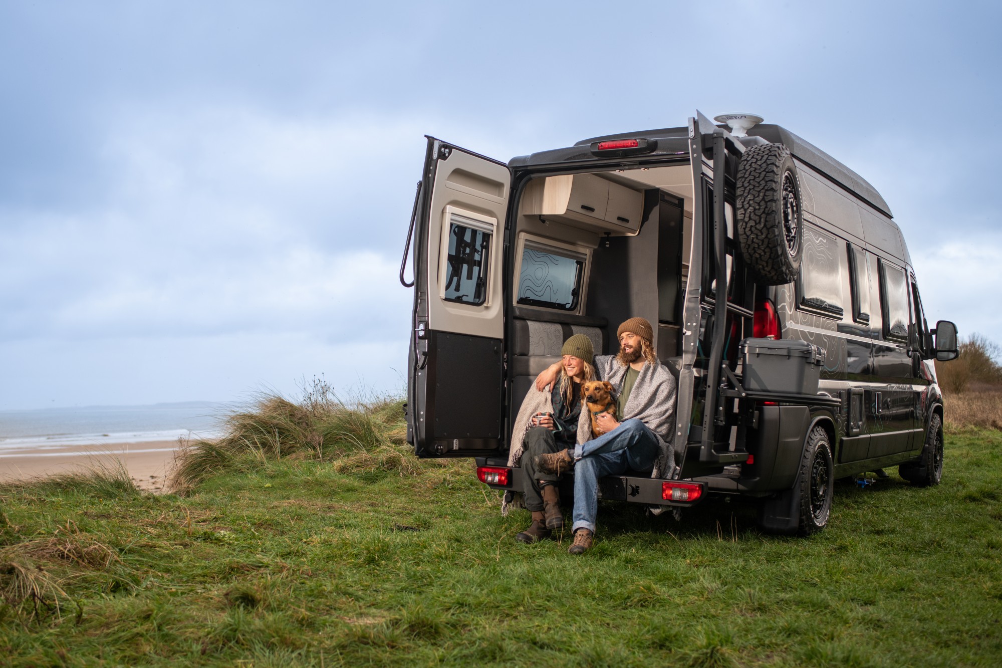 Couple looking at the Seaview - Xplore CV X8 - lifestyle